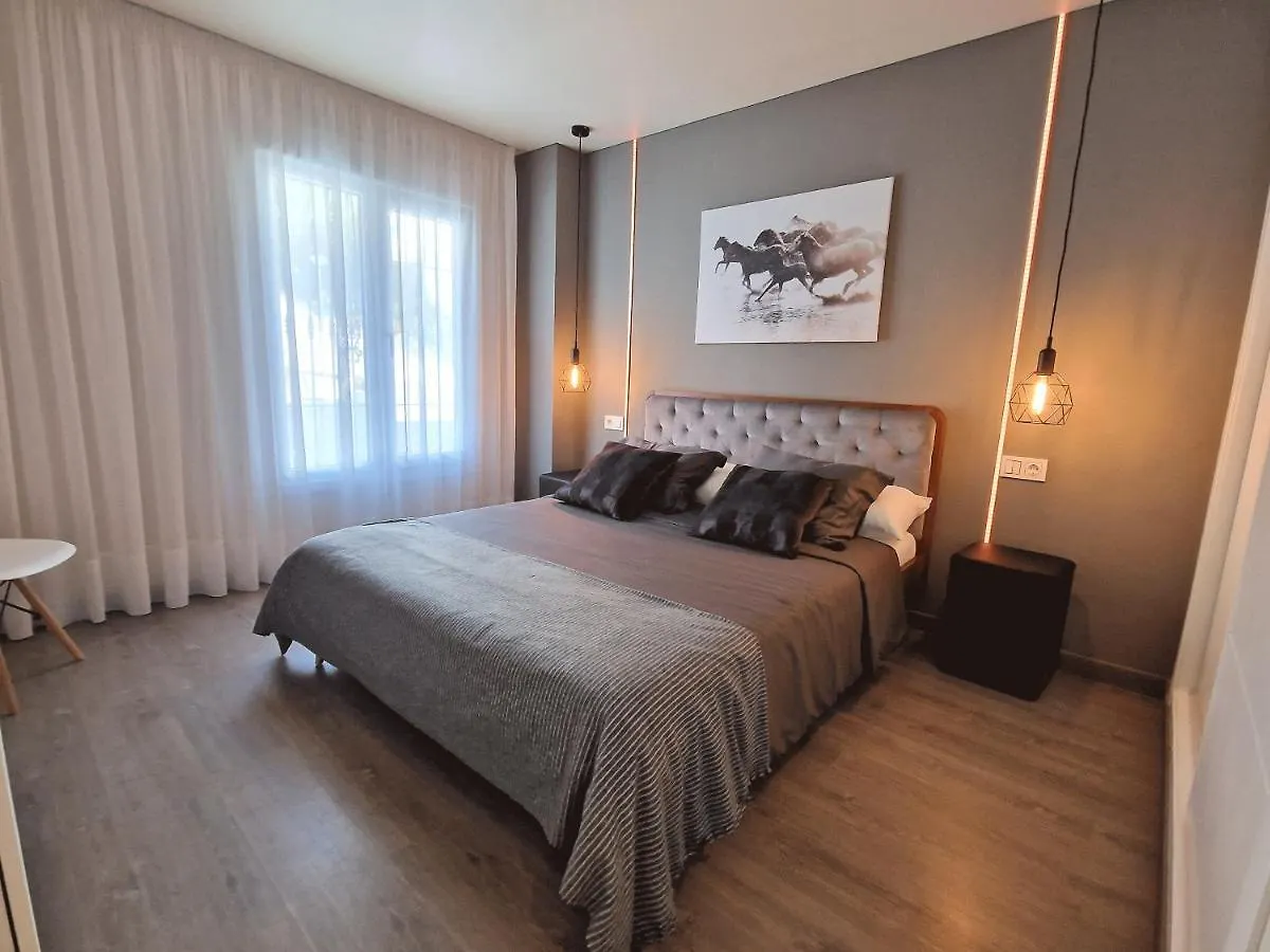 Emerald Apartment - Spacious Modern 2 Bedroom Benalmádena