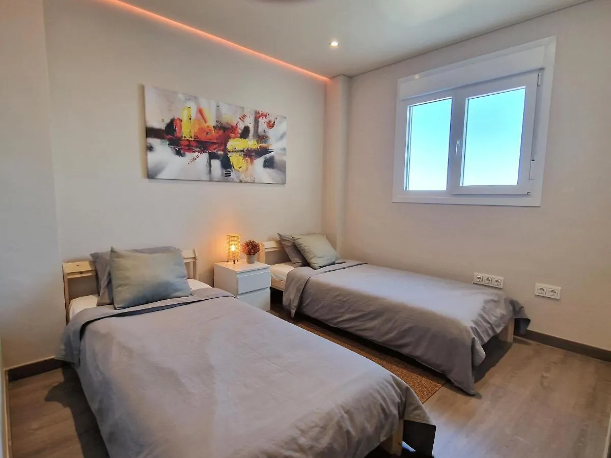 Emerald Apartment - Spacious Modern 2 Bedroom Benalmádena