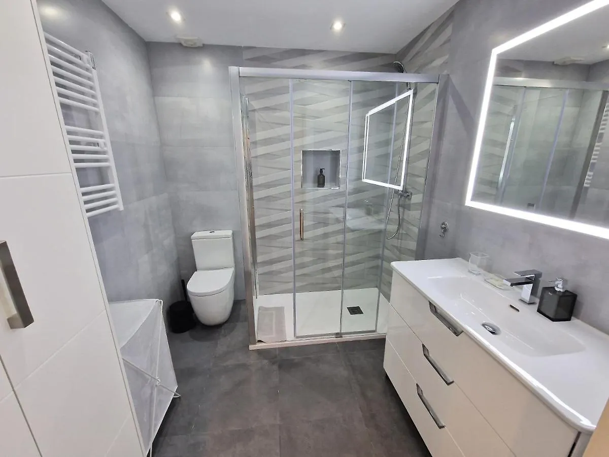 Emerald Apartment - Spacious Modern 2 Bedroom Benalmadena