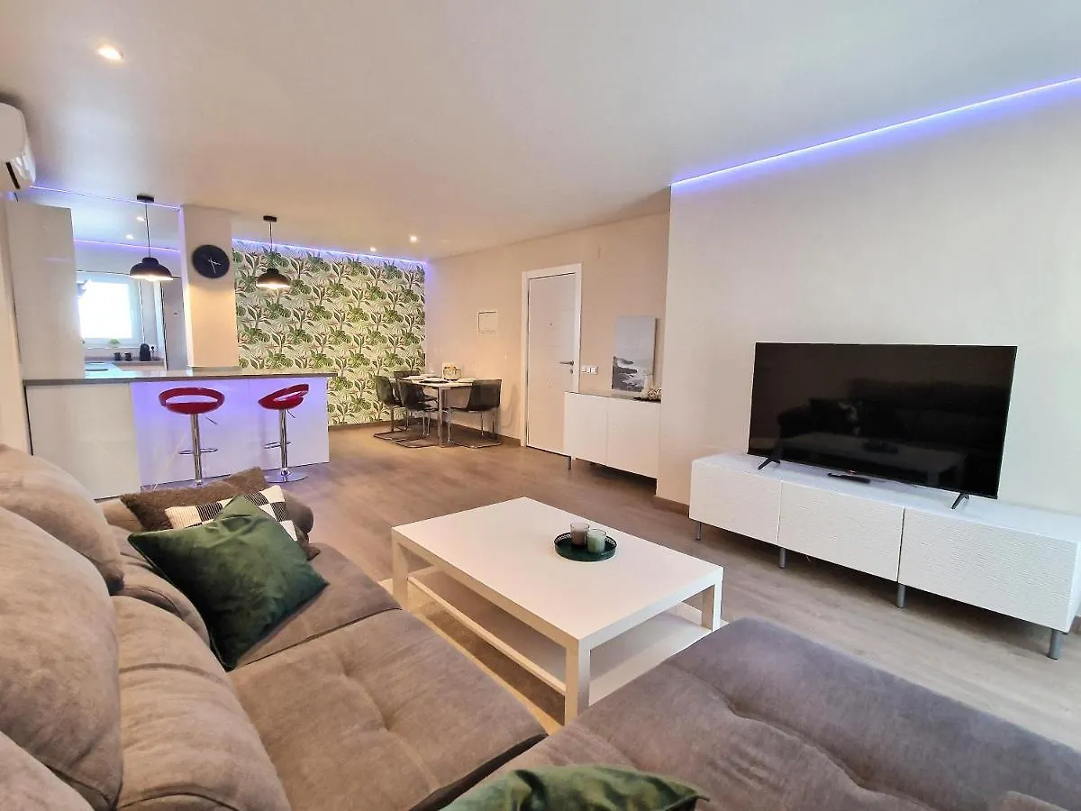 Emerald Apartment - Spacious Modern 2 Bedroom Benalmádena